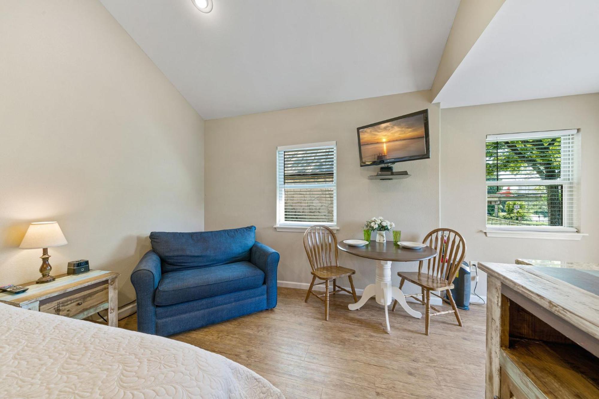 Blanco Riverside Cottages Екстер'єр фото